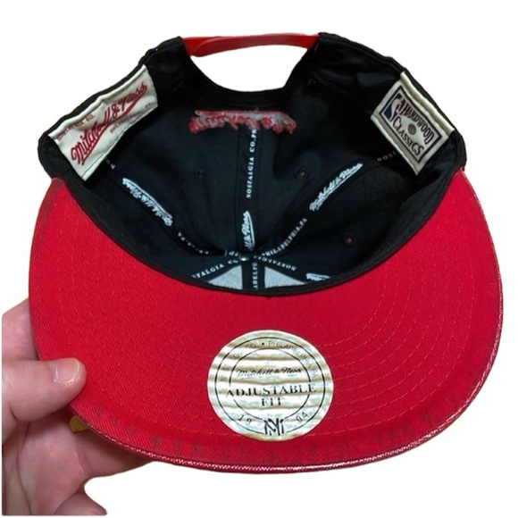 Mitchell & Ness NBA Chicago Bulls SnapBack Cap Hat Unisex (Brand New) - Picture 4 of 8